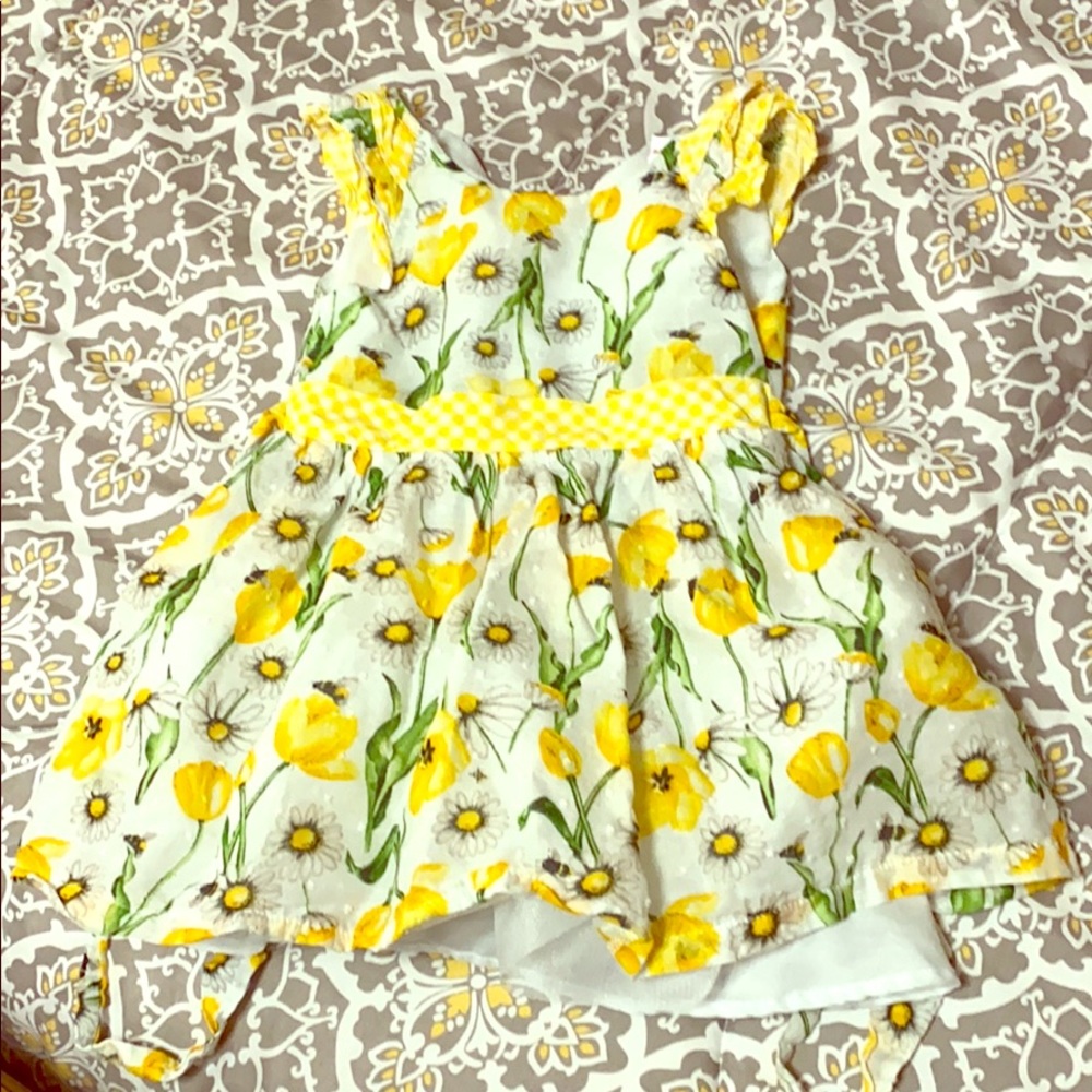 Toddler girl’s dress.